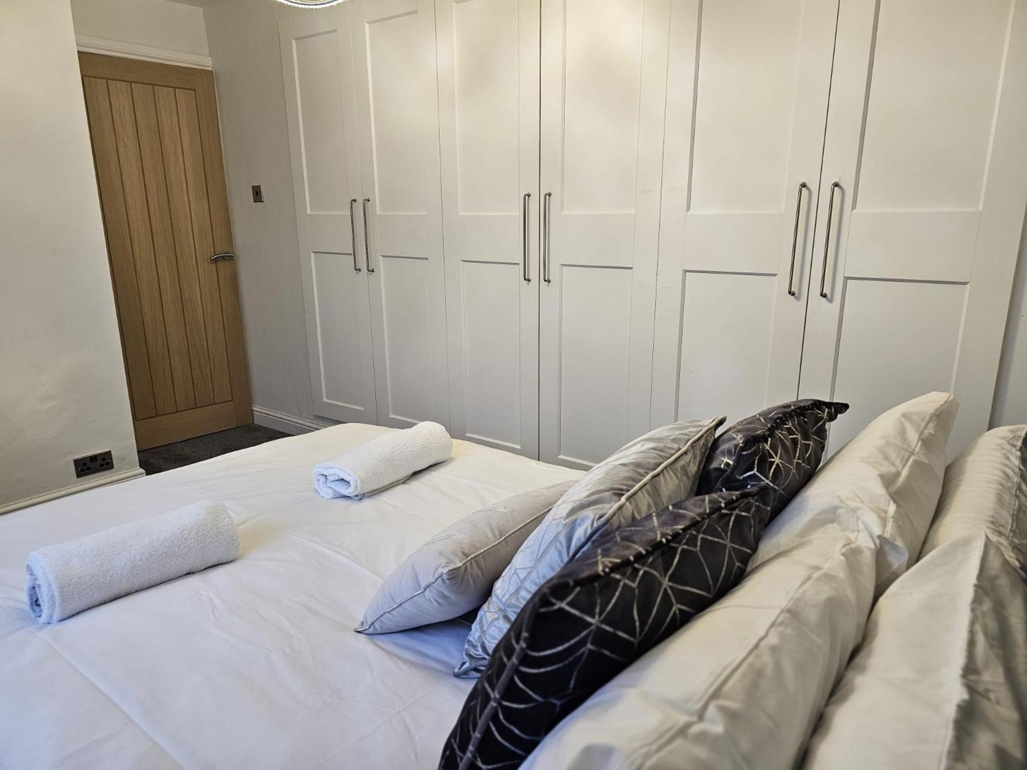 Modern 3 Bedroom Property With Free Driveway Parking By Shire Stays Shrewsbury Eksteriør billede