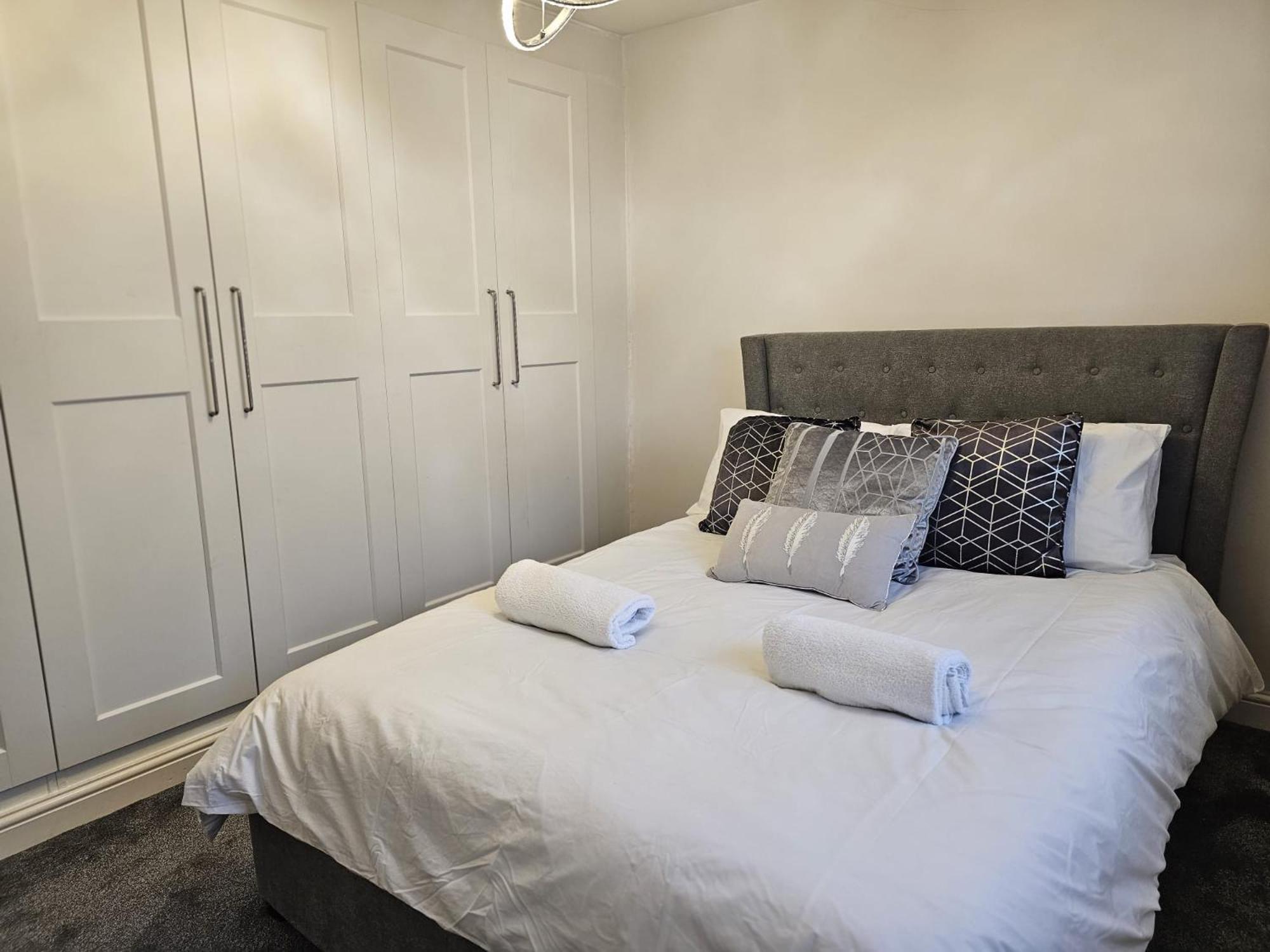 Modern 3 Bedroom Property With Free Driveway Parking By Shire Stays Shrewsbury Eksteriør billede